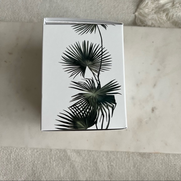 Herbivore coconut hydrating milk bath soak - Picture 10 of 16